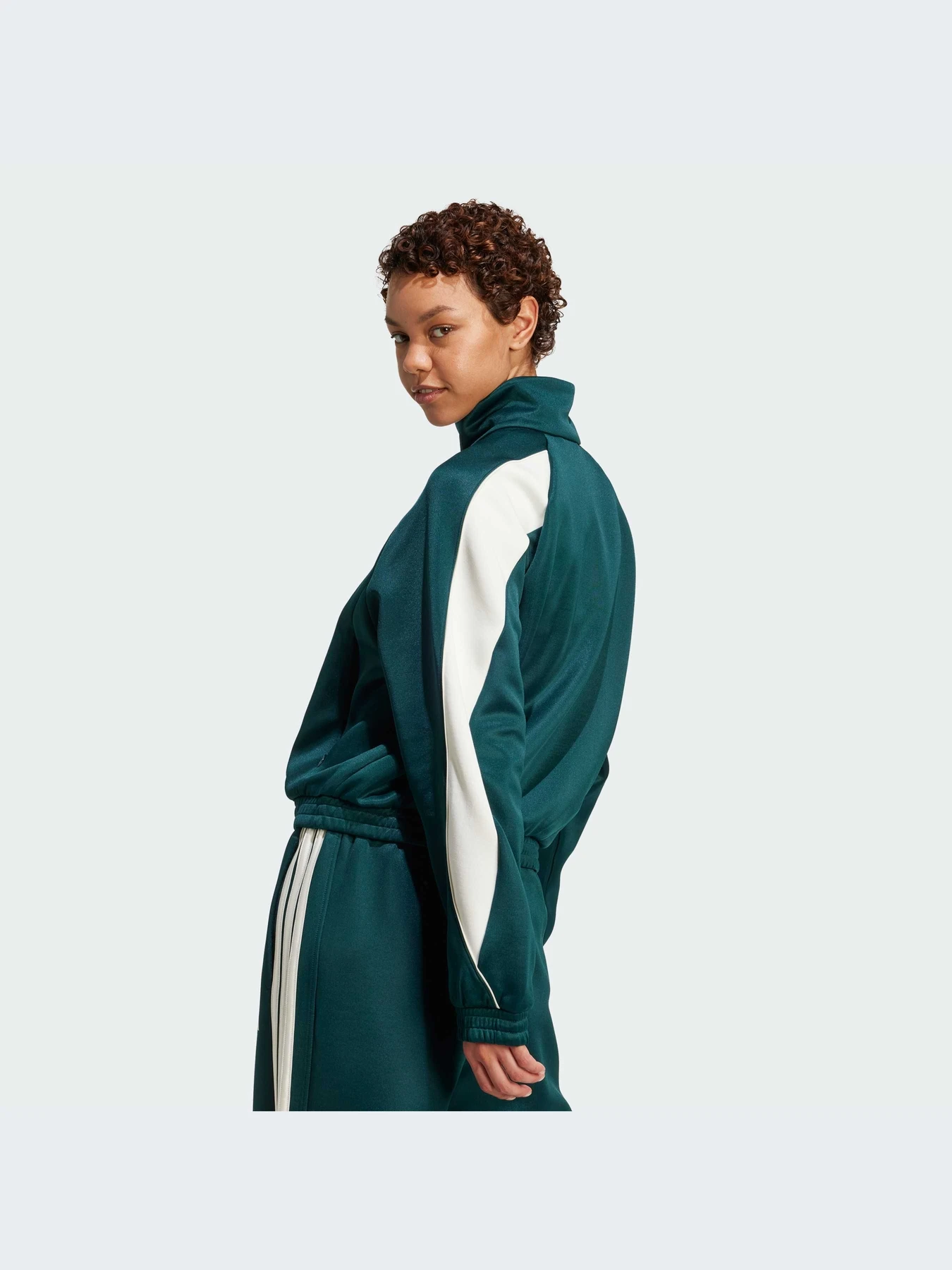 Худи и свитшоты Adidas модель JW0528-KZ Худи и свитшоты Adidas модель JW0528-KZ Фото