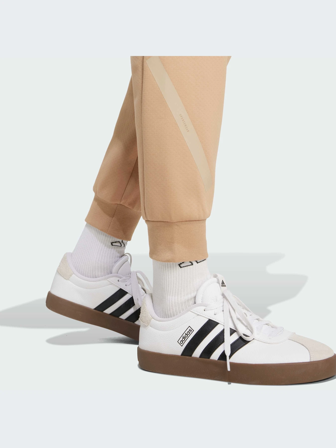 Брюки Adidas ZNE модель JW4725-KZ Брюки Adidas ZNE модель JW4725-KZ Фото
