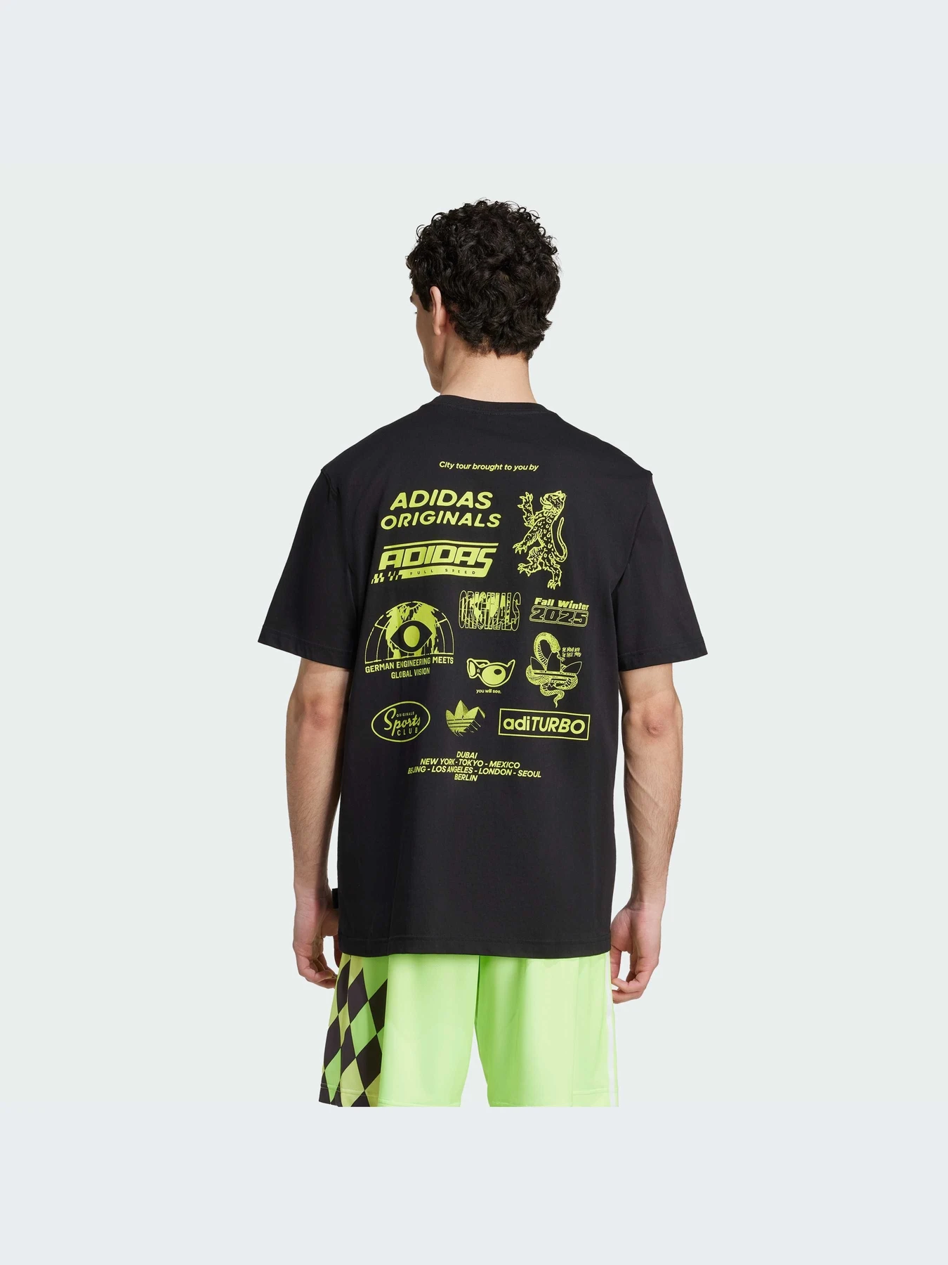 Футболки и поло Adidas Graphics модель JW2954-KZ Футболки и поло Adidas Graphics модель JW2954-KZ Фото
