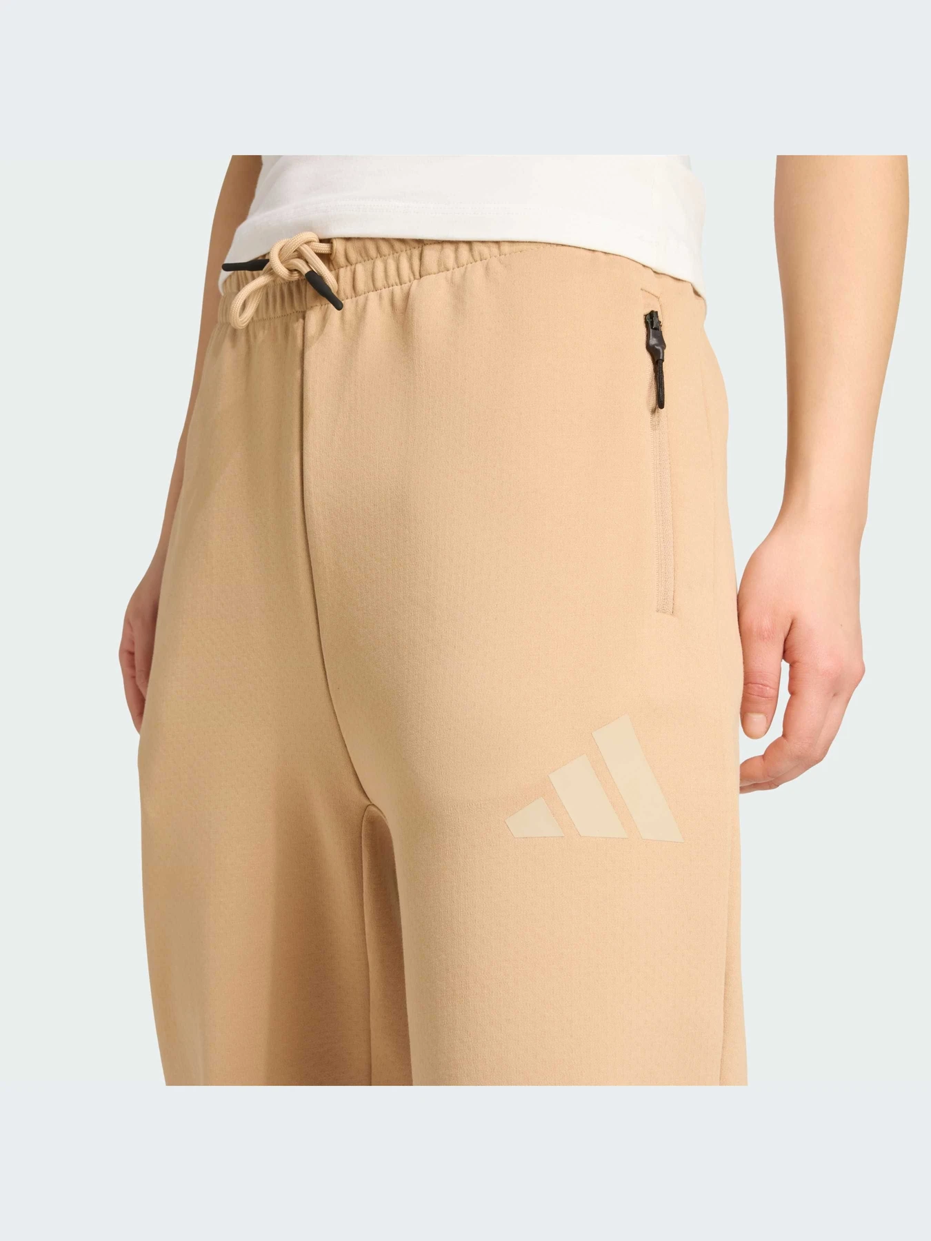 Брюки Adidas ZNE модель JW7739-KZ Брюки Adidas ZNE модель JW7739-KZ Фото