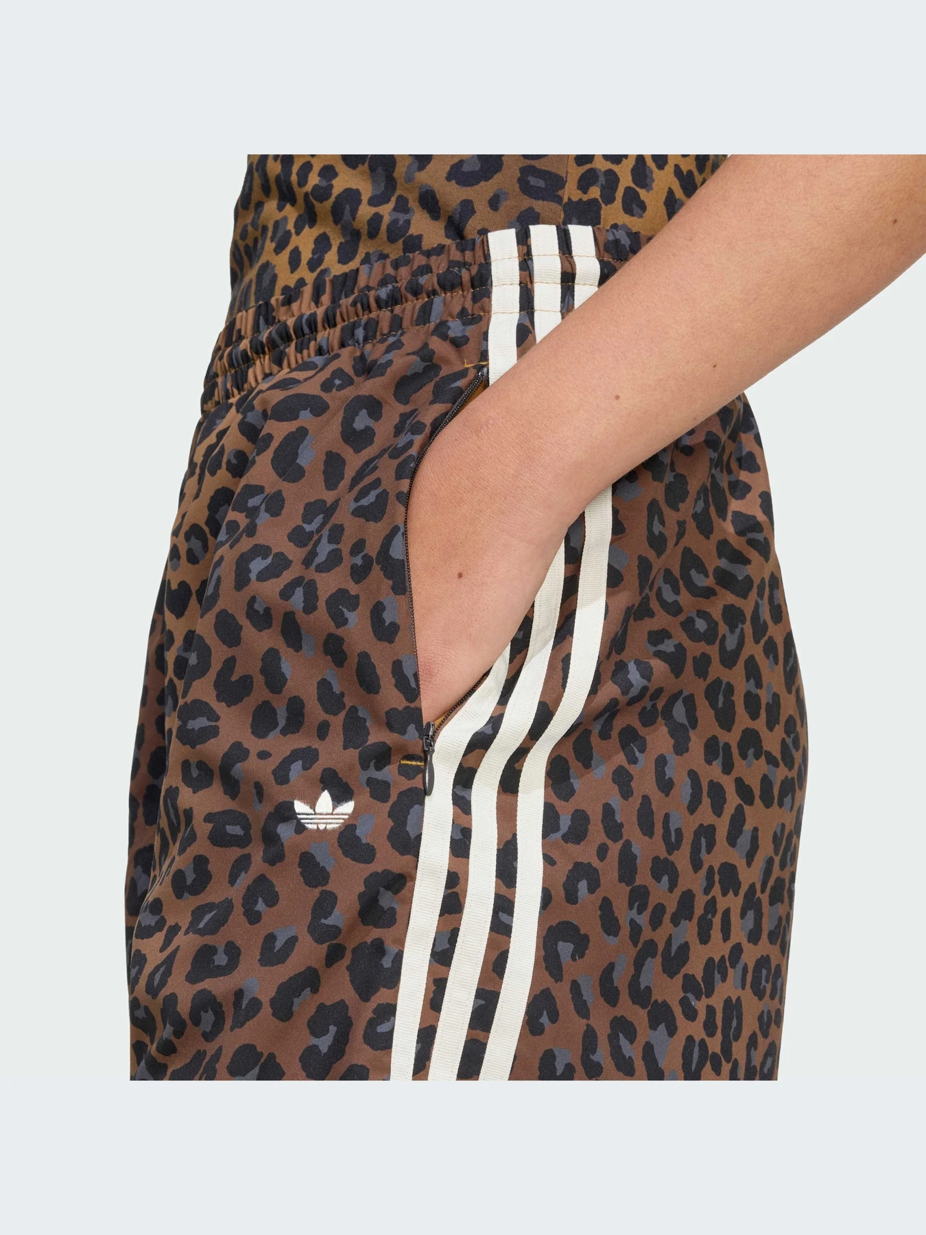 Повседневные штаны Adidas модель JW7302-KZ Повседневные штаны Adidas модель JW7302-KZ Фото