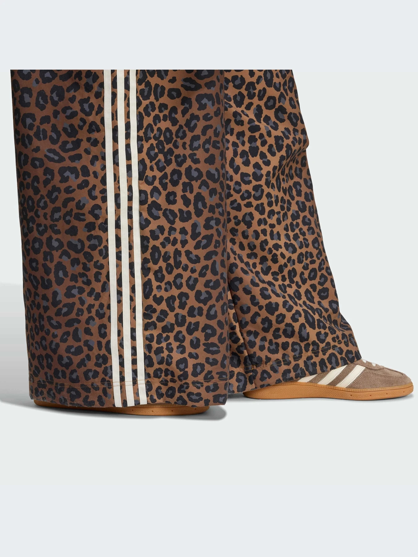 Повседневные штаны Adidas модель JW7302-KZ Повседневные штаны Adidas модель JW7302-KZ Фото