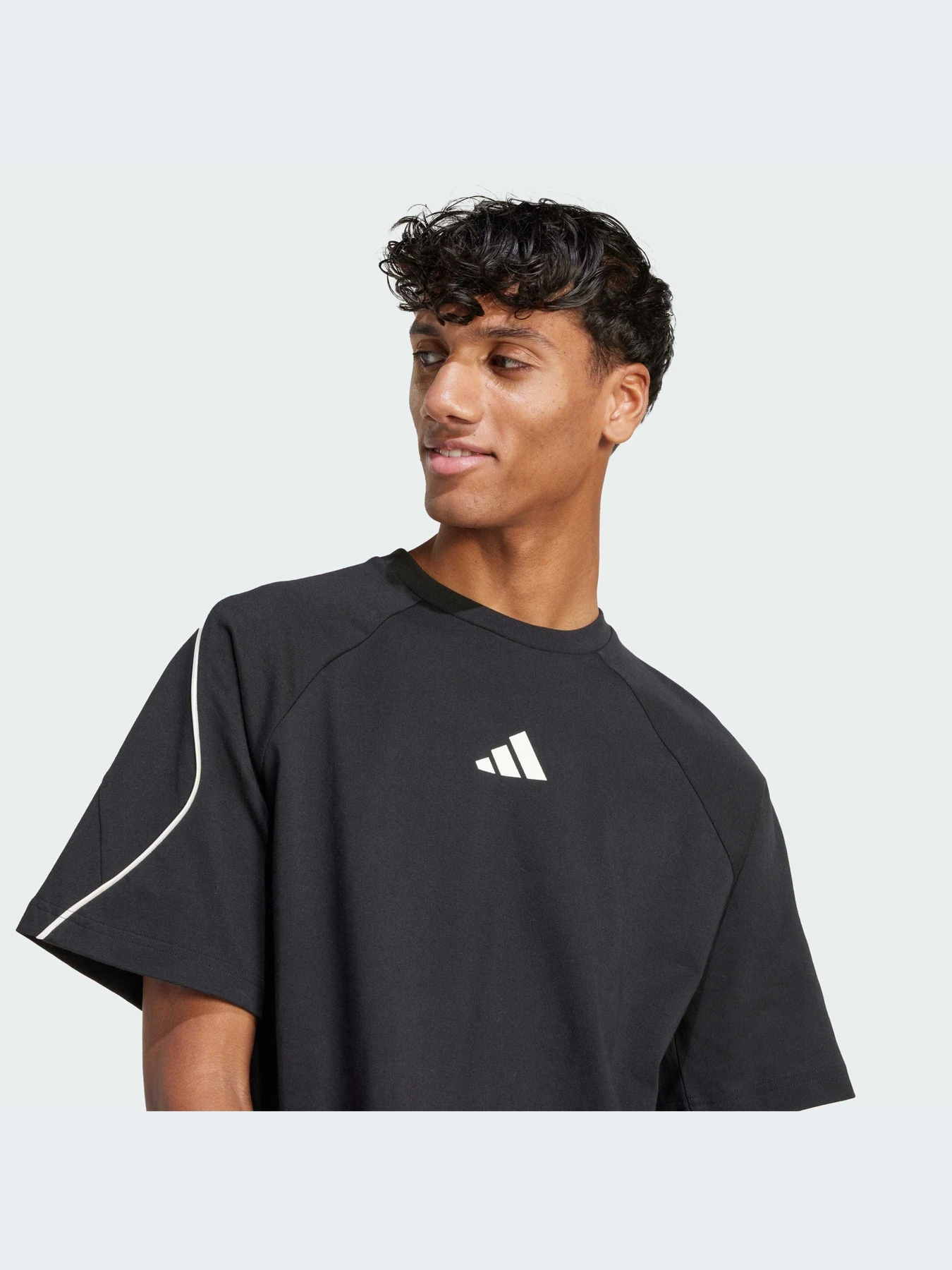 Футболки и поло Adidas модель JN1824-KZ Футболки и поло Adidas модель JN1824-KZ Фото