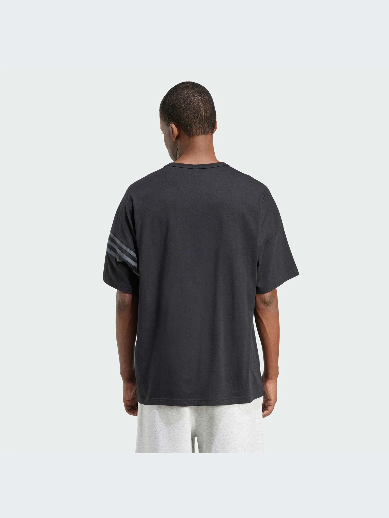 Футболки и поло Adidas Adicolor модель HZ3700-KZ Футболки и поло Adidas Adicolor модель HZ3700-KZ Фото