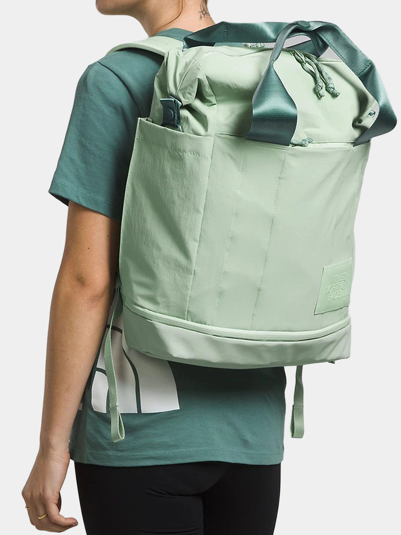 Рюкзаки The North Face модель NF0A81DWBQ11 Рюкзаки The North Face модель NF0A81DWBQ11 Фото