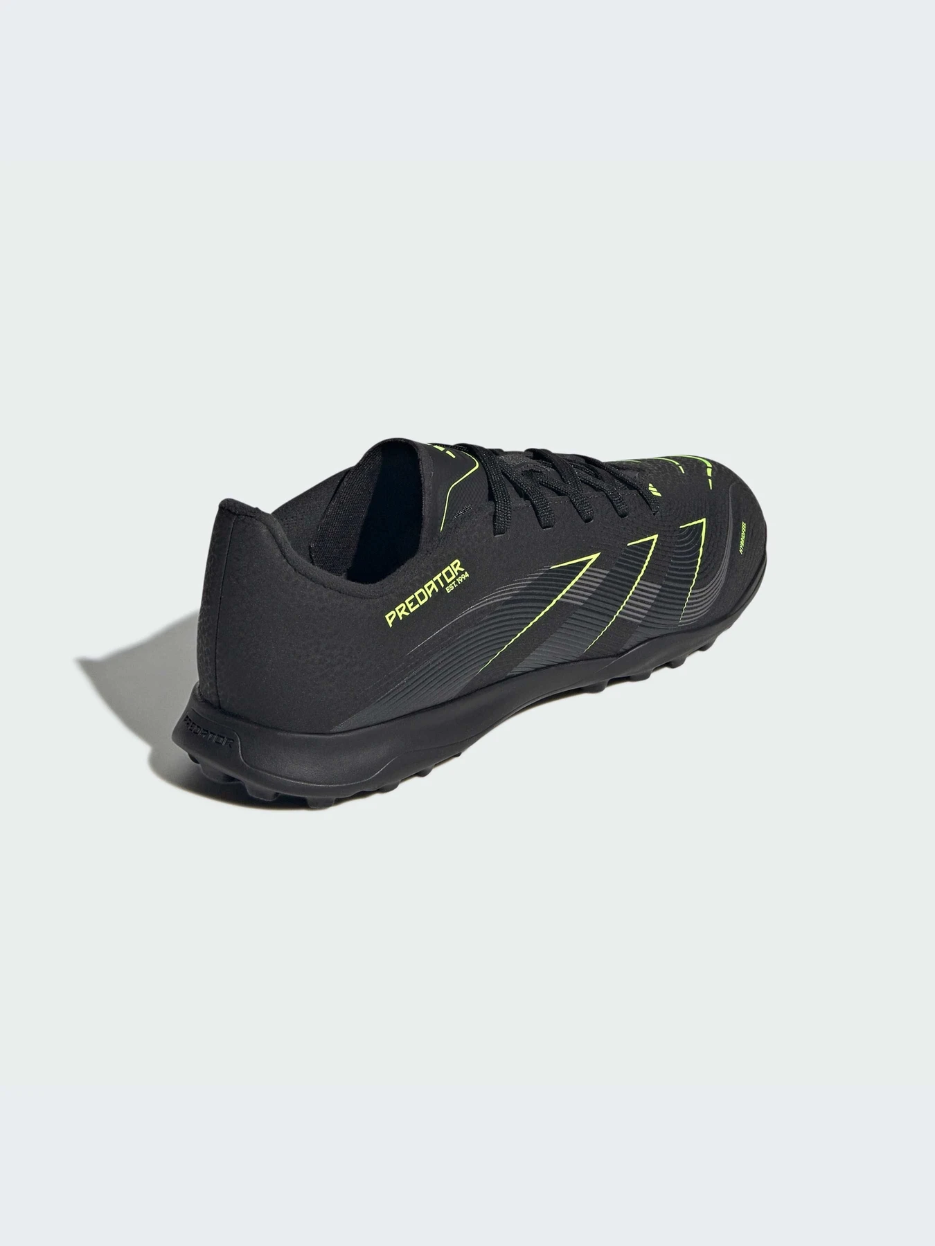 Кроссовки Adidas Predator модель JI1151-KZ Кроссовки Adidas Predator модель JI1151-KZ Фото