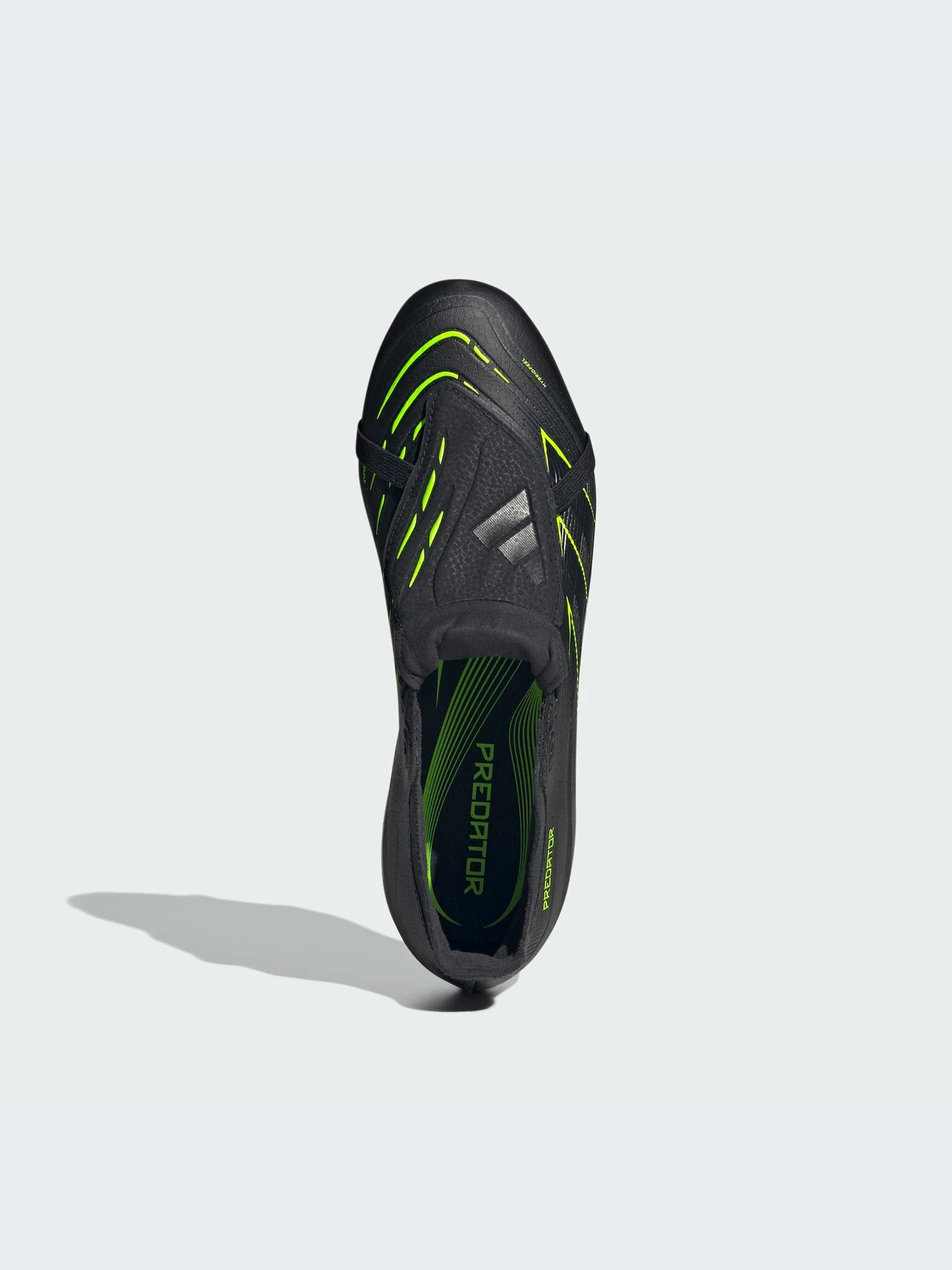 Кроссовки Adidas Predator модель JI1110-KZ Кроссовки Adidas Predator модель JI1110-KZ Фото