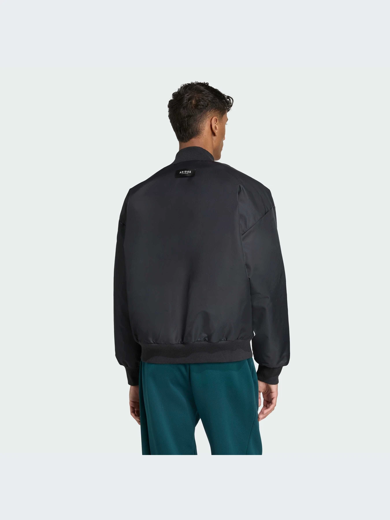 Куртки и дубленки Adidas модель JN1825-KZ Куртки и дубленки Adidas модель JN1825-KZ Фото