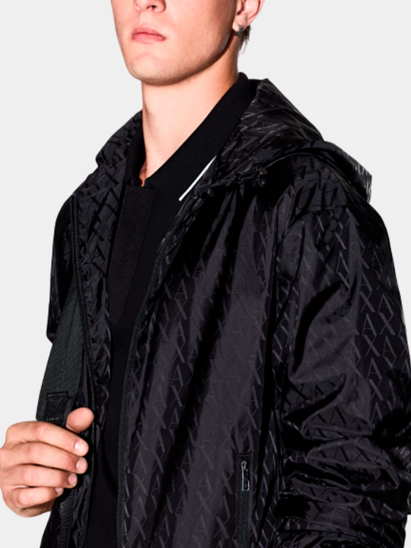 Куртки и дубленки Armani Exchange модель XM001582-AF16628-UC001 Куртки и дубленки Armani Exchange модель XM001582-AF16628-UC001 Фото