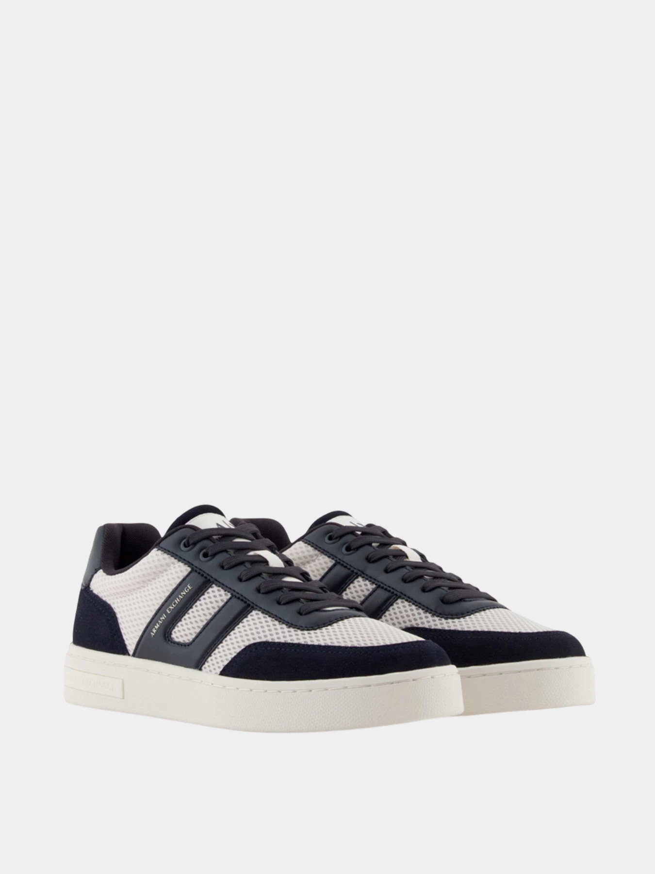 Кроссовки Armani Exchange модель XM001728-AF18074-MB005 Кроссовки Armani Exchange модель XM001728-AF18074-MB005 Фото