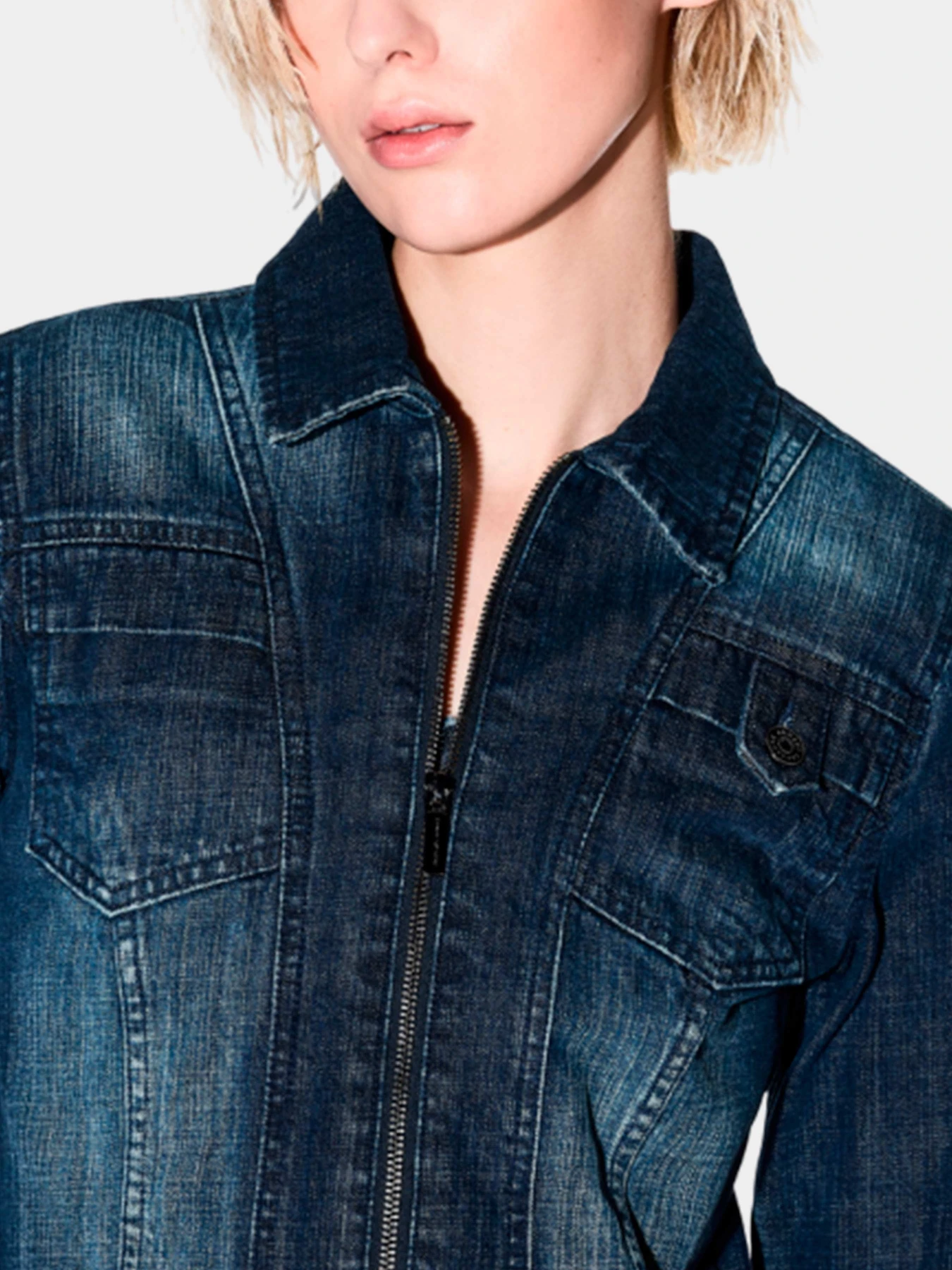Куртки и дубленки Armani Exchange модель XW000813-AF16081-MB001 Куртки и дубленки Armani Exchange модель XW000813-AF16081-MB001 Фото