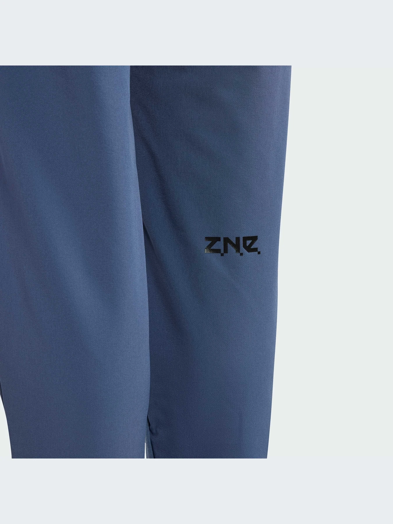 Брюки Adidas ZNE модель IS3401-KZ Брюки Adidas ZNE модель IS3401-KZ Фото