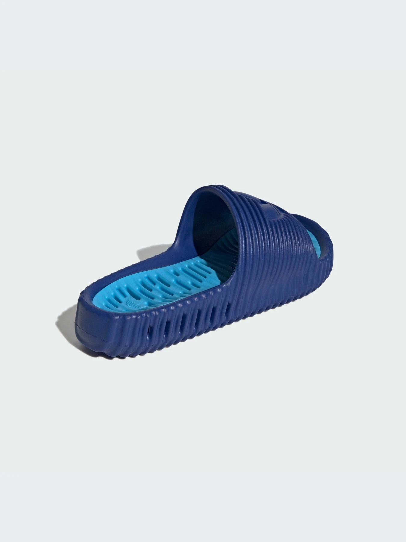 Шлёпанцы Adidas Adilette модель JH5517-KZ Шлёпанцы Adidas Adilette модель JH5517-KZ Фото