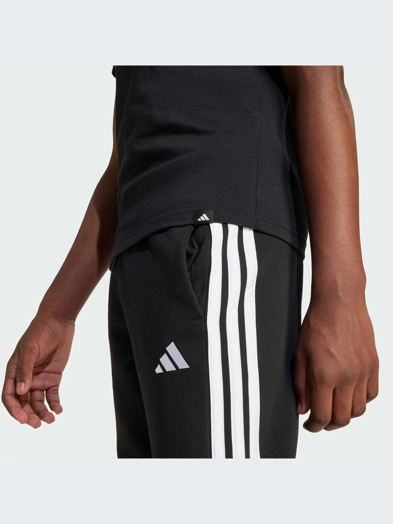 Футболки и поло Adidas модель JD4637-KZ Футболки и поло Adidas модель JD4637-KZ Фото