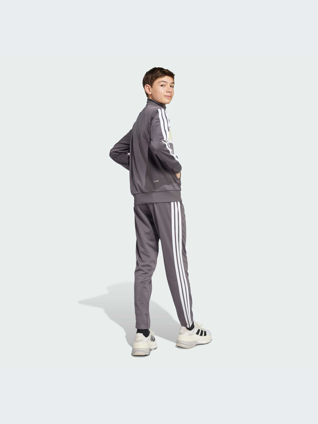 Костюмы Adidas модель JC6660-KZ Костюмы Adidas модель JC6660-KZ Фото