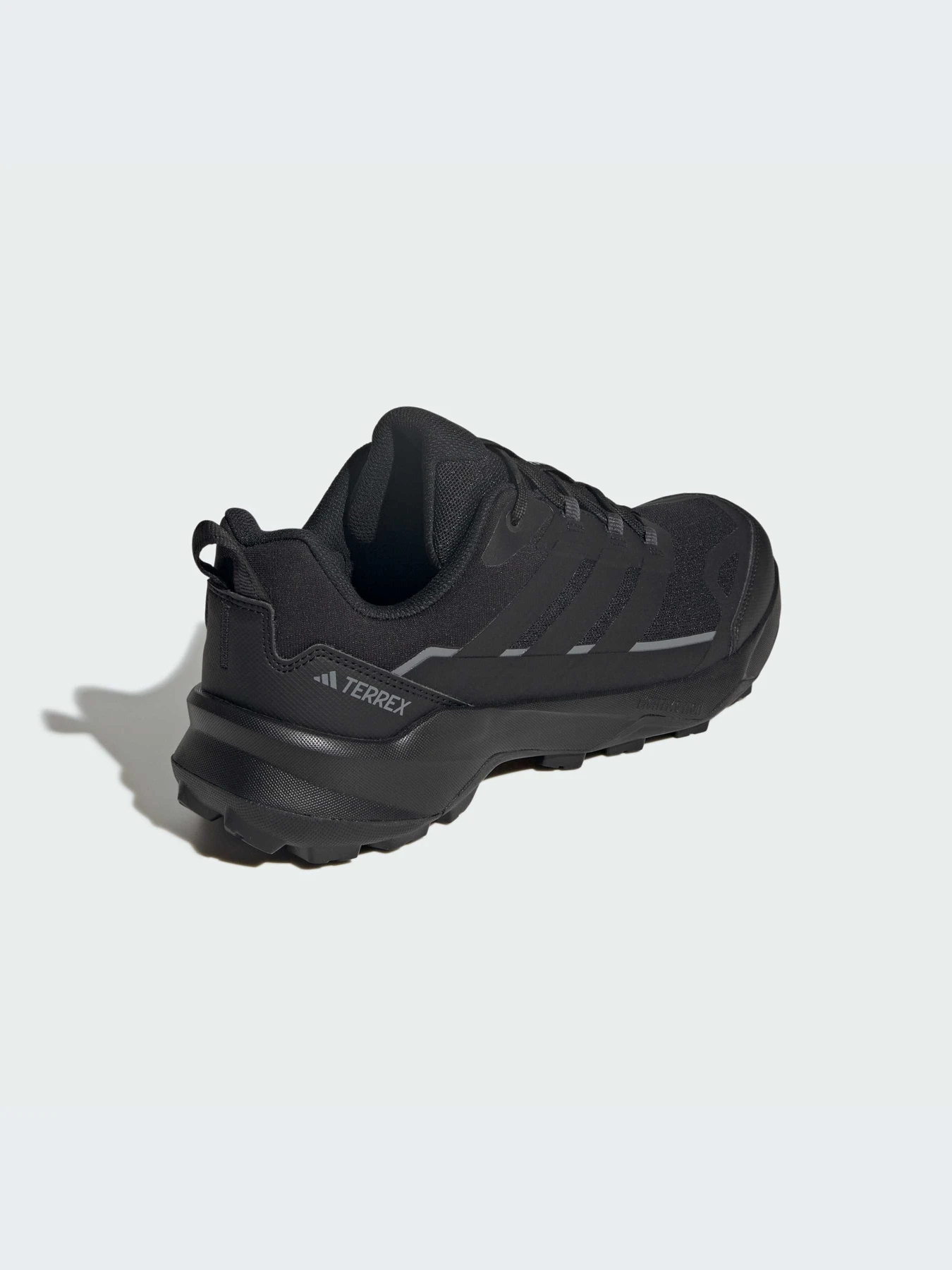 Кроссовки Adidas Terrex модель JQ2215-KZ Кроссовки Adidas Terrex модель JQ2215-KZ Фото