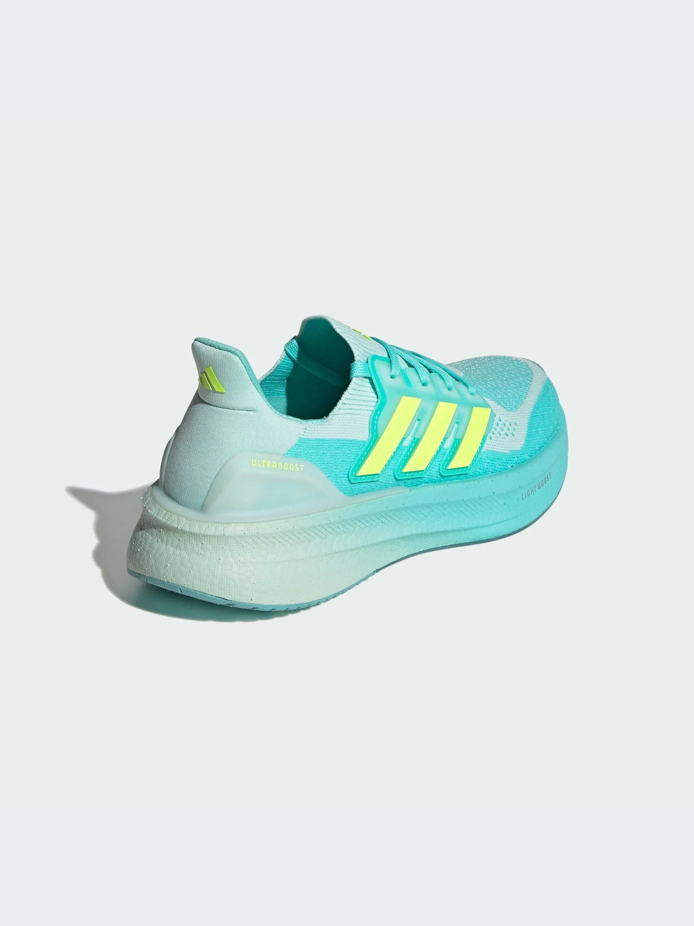 Кроссовки Adidas Ultraboost модель JQ2911-KZ Кроссовки Adidas Ultraboost модель JQ2911-KZ Фото
