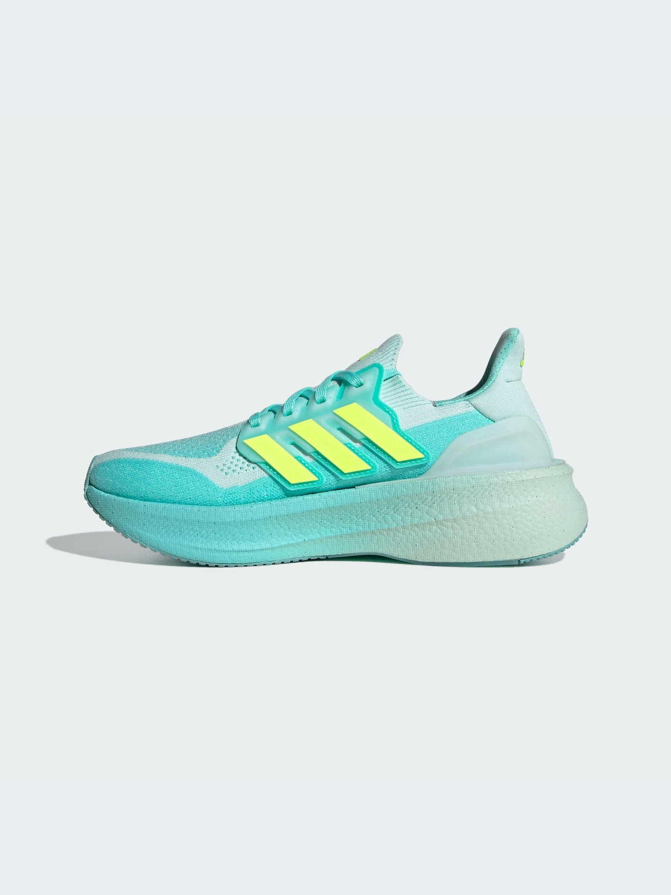 Кроссовки Adidas Ultraboost модель JQ2911-KZ Кроссовки Adidas Ultraboost модель JQ2911-KZ Фото