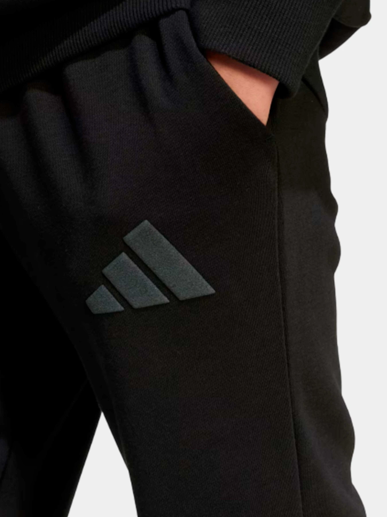 Брюки Adidas модель JN2147 Брюки Adidas модель JN2147 Фото