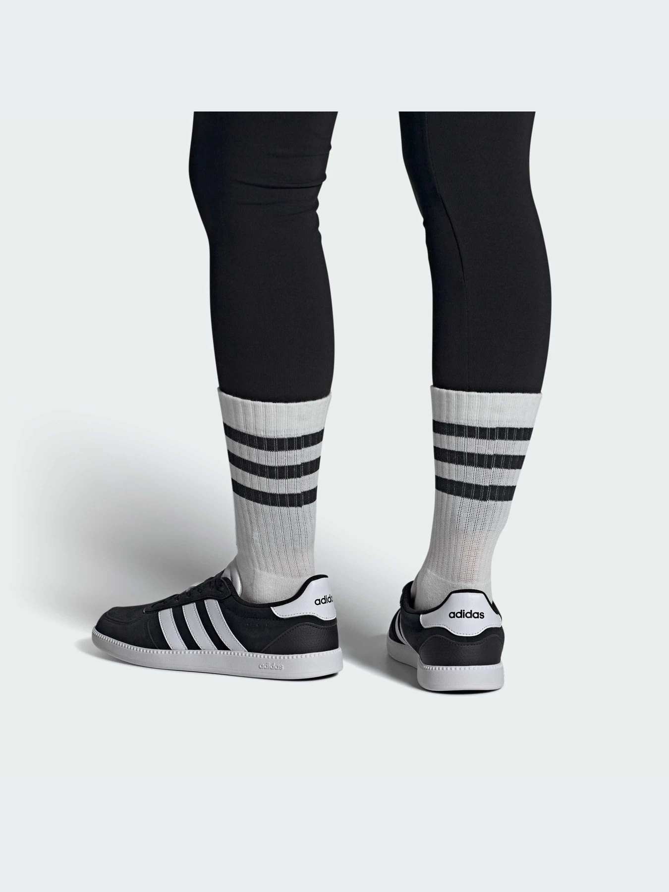 Кроссовки Adidas модель IH5466-KZ Кроссовки Adidas модель IH5466-KZ Фото