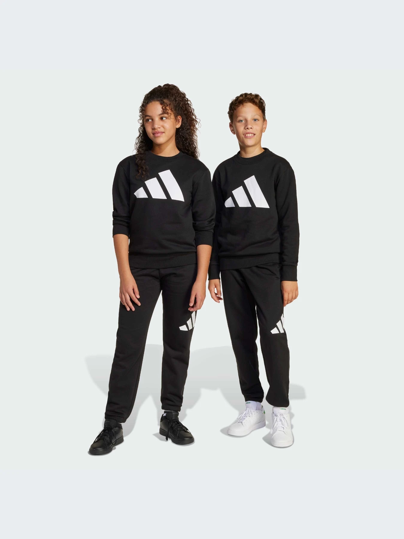 Костюмы Adidas модель JD2098-KZ Костюмы Adidas модель JD2098-KZ Фото