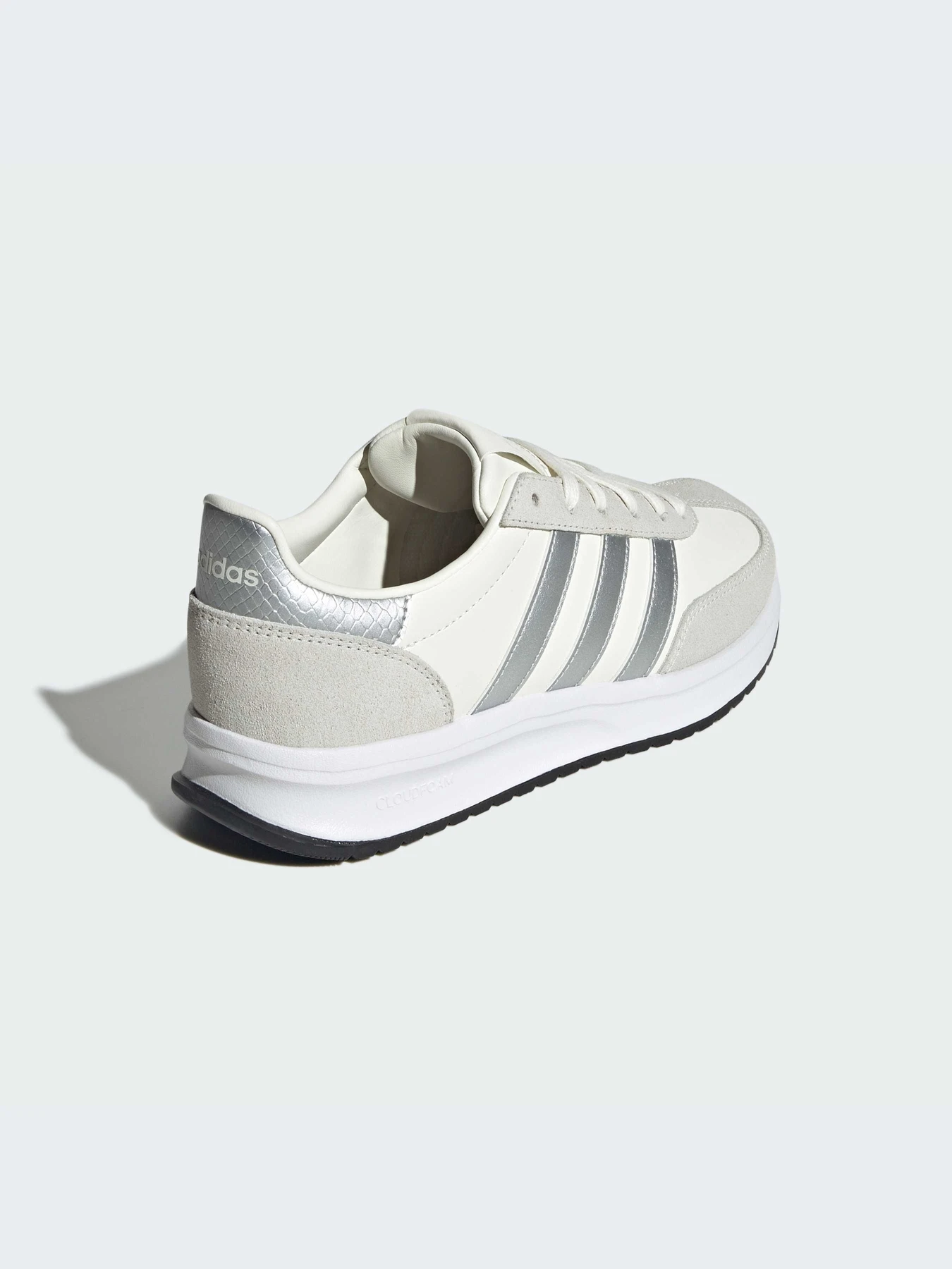 Кроссовки Adidas модель JR8667-KZ Кроссовки Adidas модель JR8667-KZ Фото
