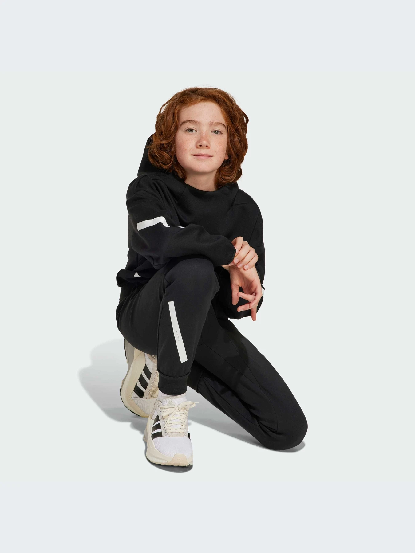 Худи и свитшоты Adidas ZNE модель IS6916-KZ Худи и свитшоты Adidas ZNE модель IS6916-KZ Фото