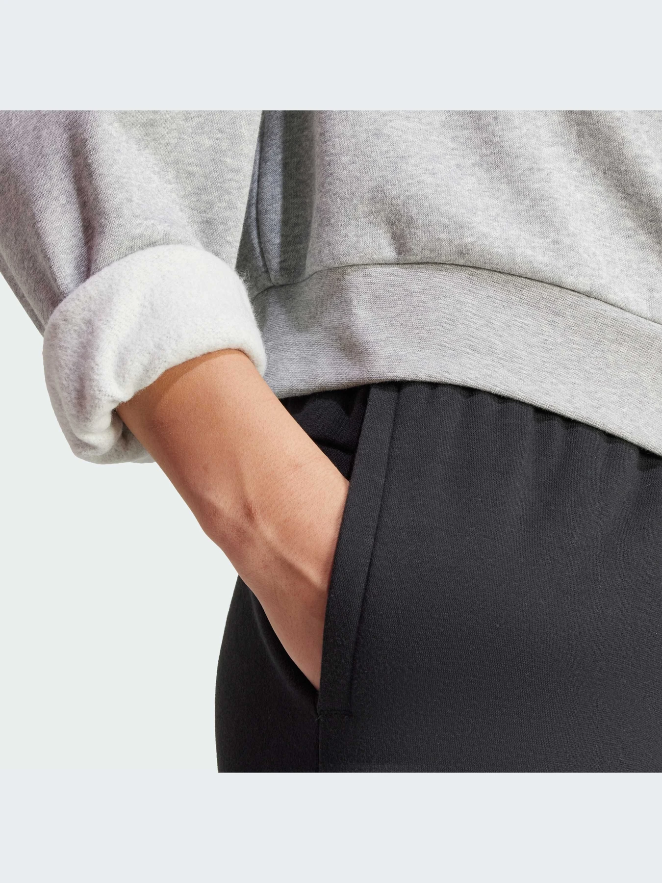 Худи и свитшоты Adidas модель IX7943-KZ Худи и свитшоты Adidas модель IX7943-KZ Фото