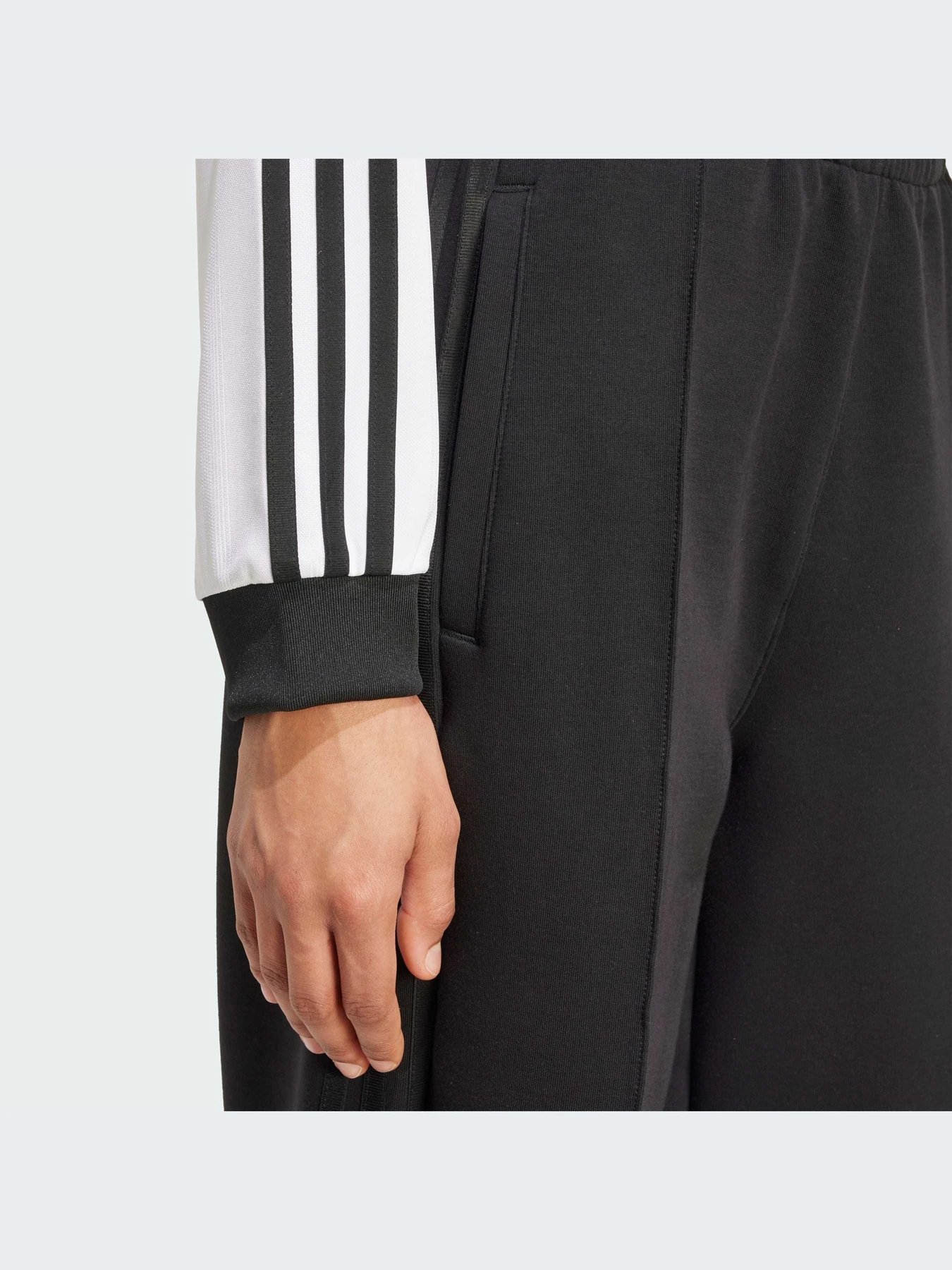 Худи и свитшоты Adidas Adicolor модель JV9740-KZ Худи и свитшоты Adidas Adicolor модель JV9740-KZ Фото