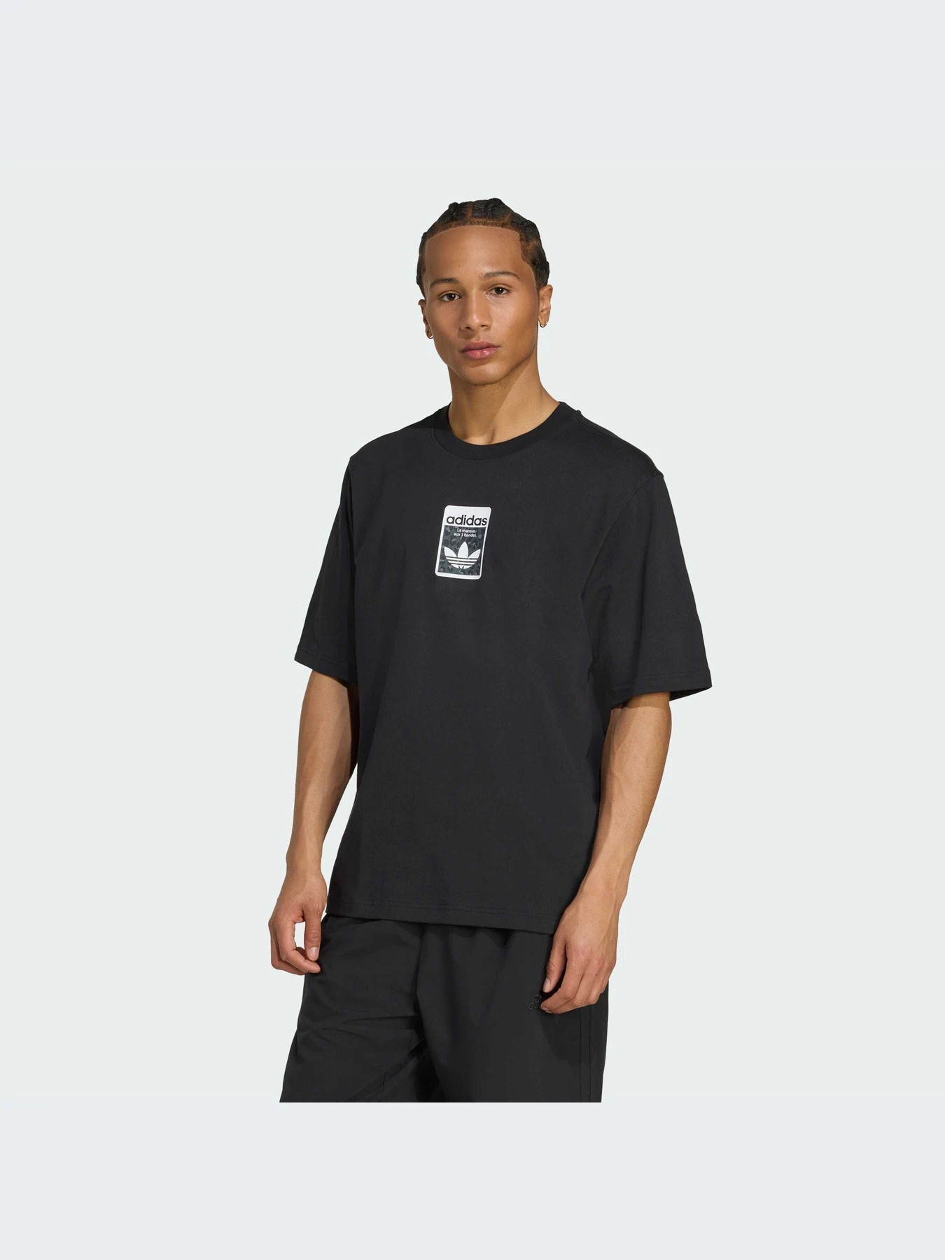 Футболки и поло Adidas Graphics модель JV7569-KZ Футболки и поло Adidas Graphics модель JV7569-KZ Фото