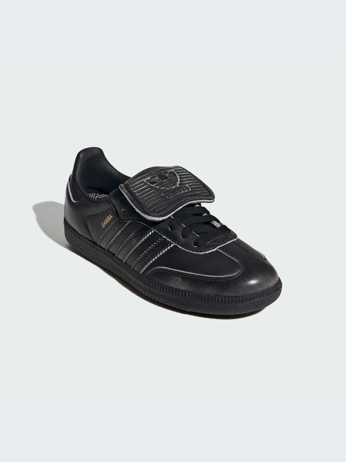 Кроссовки Adidas модель JR5999-KZ Кроссовки Adidas модель JR5999-KZ Фото