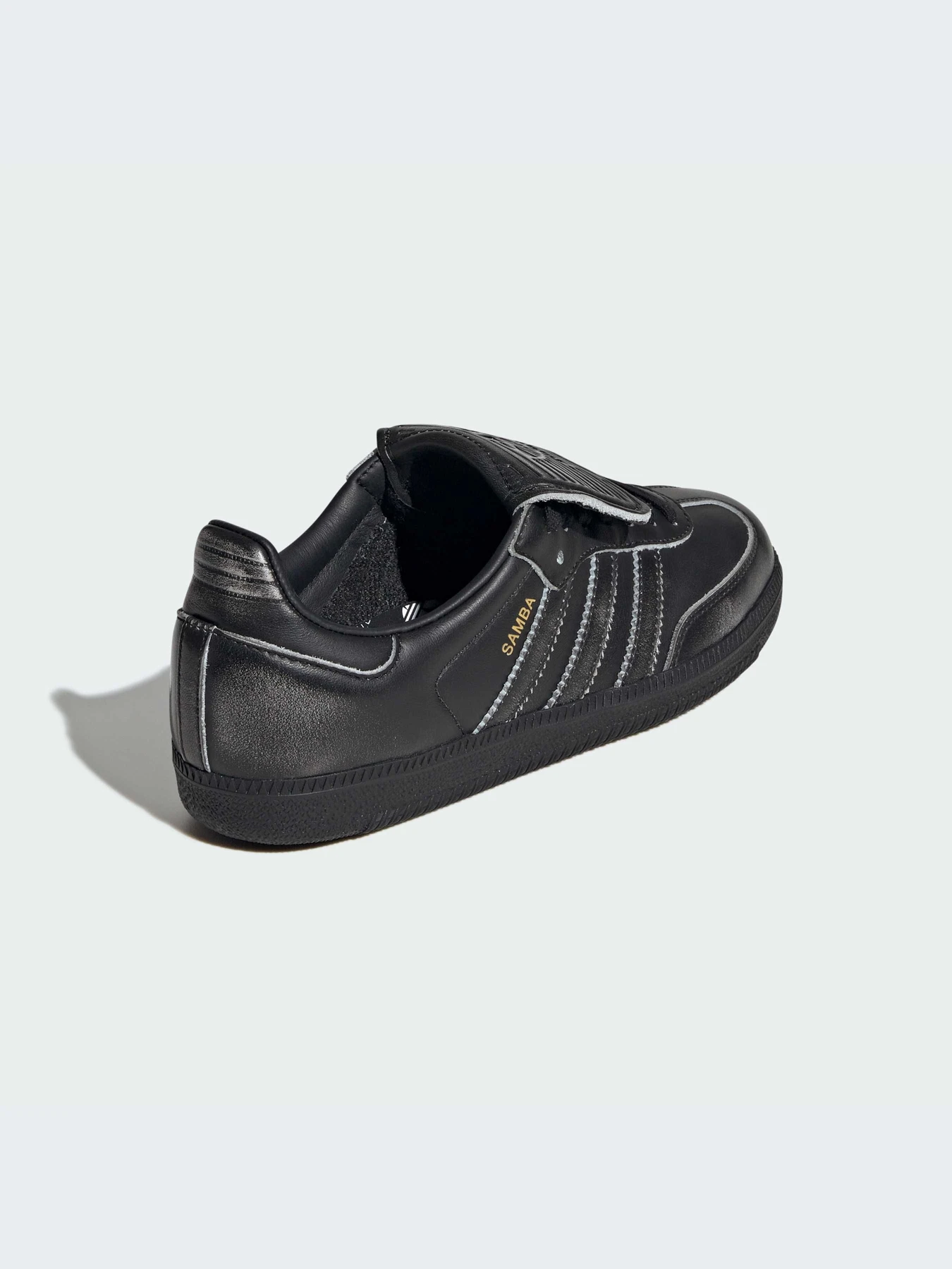 Кроссовки Adidas модель JR5999-KZ Кроссовки Adidas модель JR5999-KZ Фото