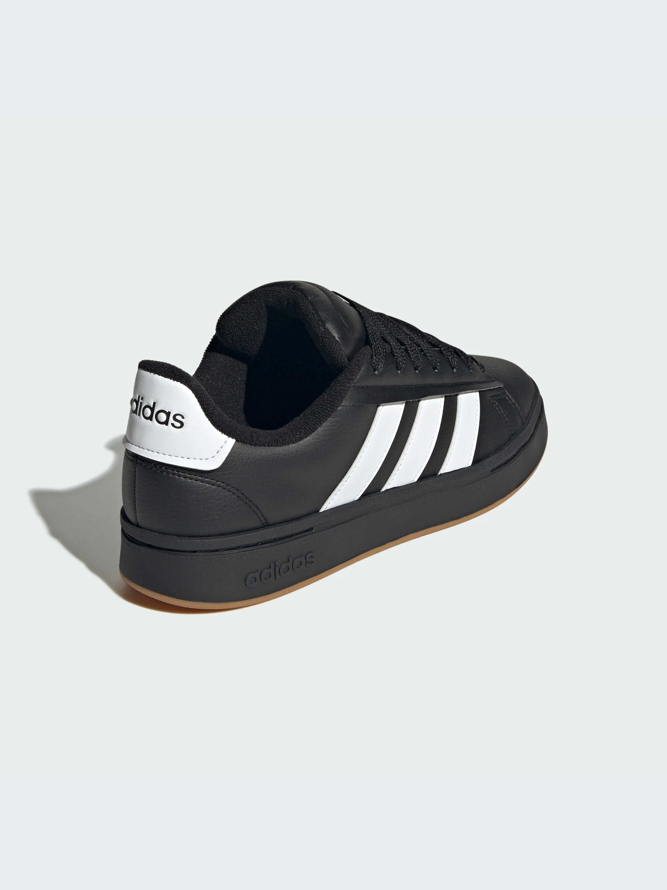 Кроссовки Adidas модель JQ2997-KZ Кроссовки Adidas модель JQ2997-KZ Фото