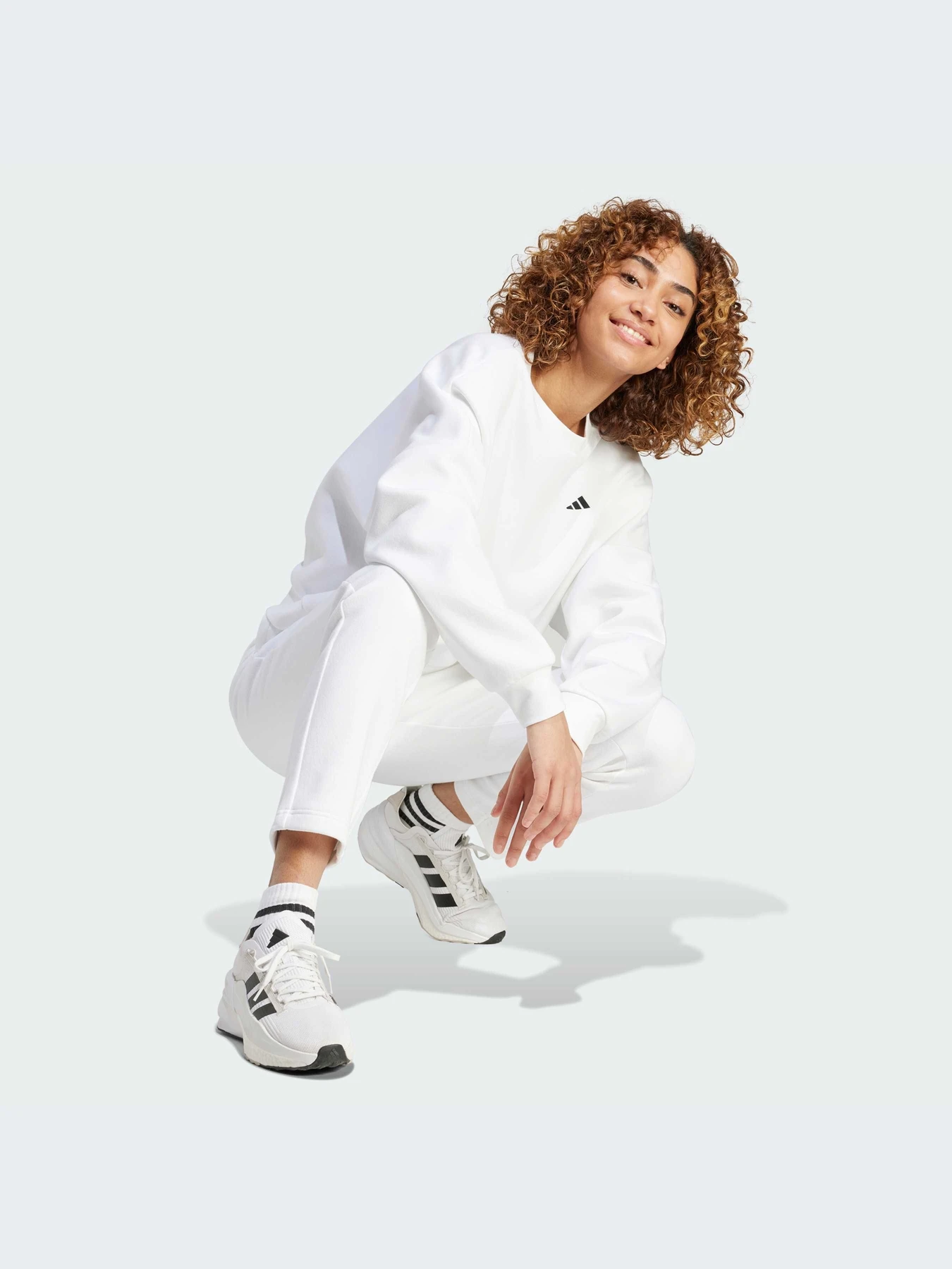 Худи и свитшоты Adidas модель IX7942-KZ Худи и свитшоты Adidas модель IX7942-KZ Фото