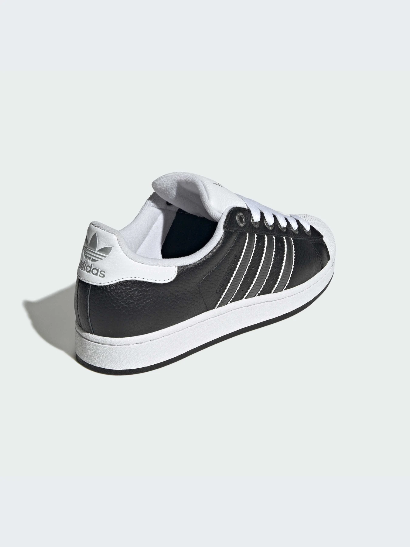 Кроссовки Adidas Superstar модель JQ3209-KZ Кроссовки Adidas Superstar модель JQ3209-KZ Фото