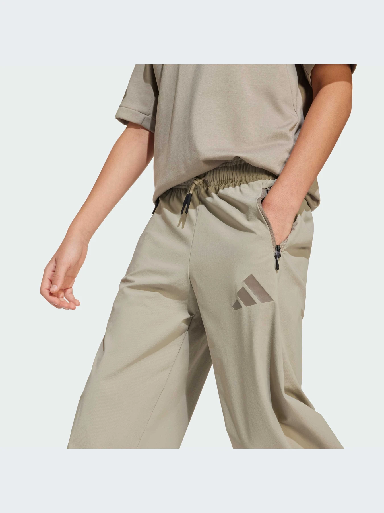 Брюки Adidas ZNE модель JN8953-KZ Брюки Adidas ZNE модель JN8953-KZ Фото