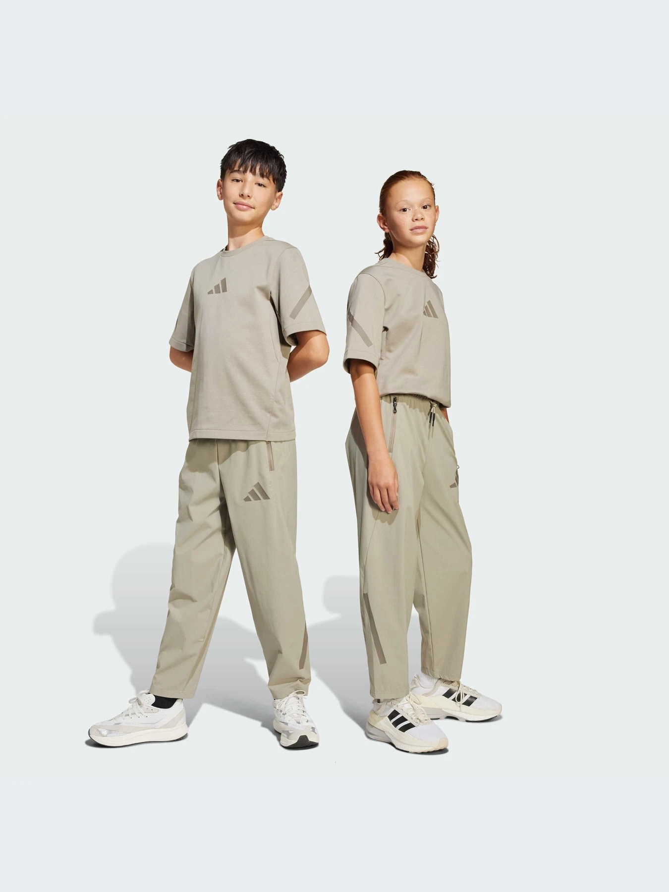 Брюки Adidas ZNE модель JN8953-KZ Брюки Adidas ZNE модель JN8953-KZ Фото