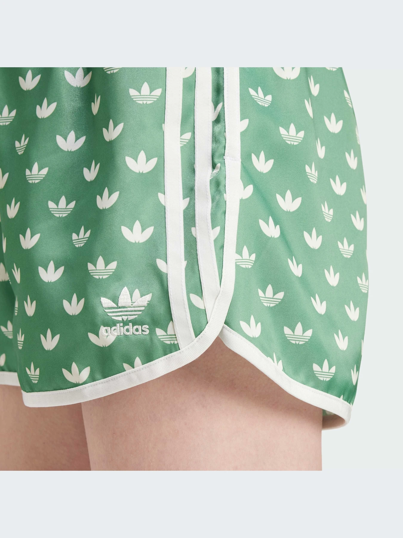 Шорты Adidas Graphics модель IX0931-KZ Шорты Adidas Graphics модель IX0931-KZ Фото