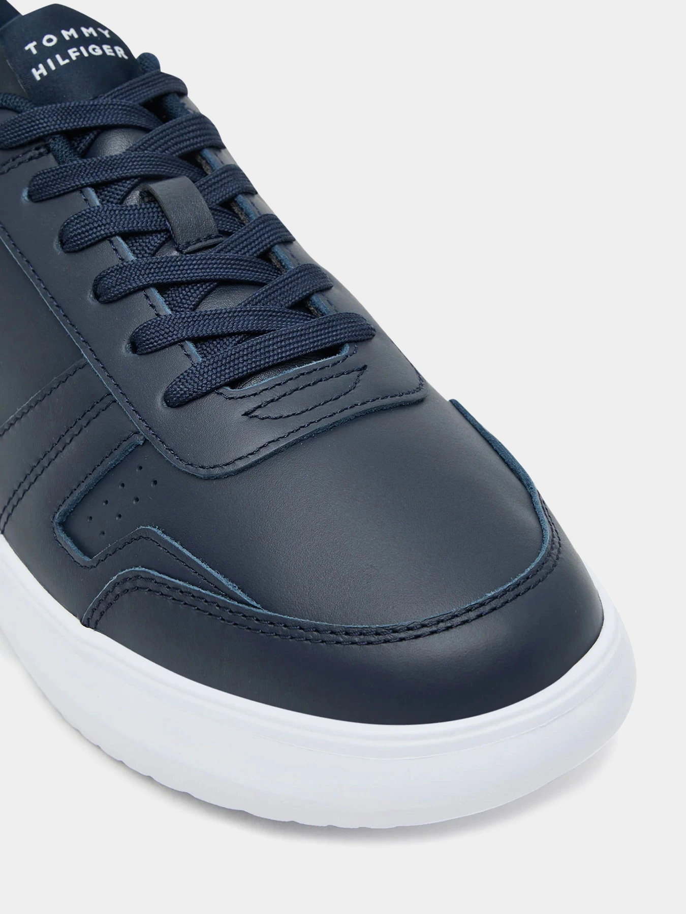 Кроссовки Tommy Hilfiger модель FM0FM05529-DW5 Кроссовки Tommy Hilfiger модель FM0FM05529-DW5 Фото