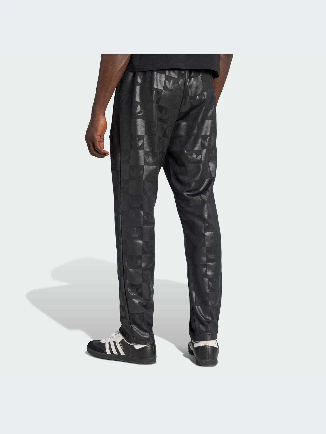 Брюки Adidas Graphics модель JY2977-KZ Брюки Adidas Graphics модель JY2977-KZ Фото
