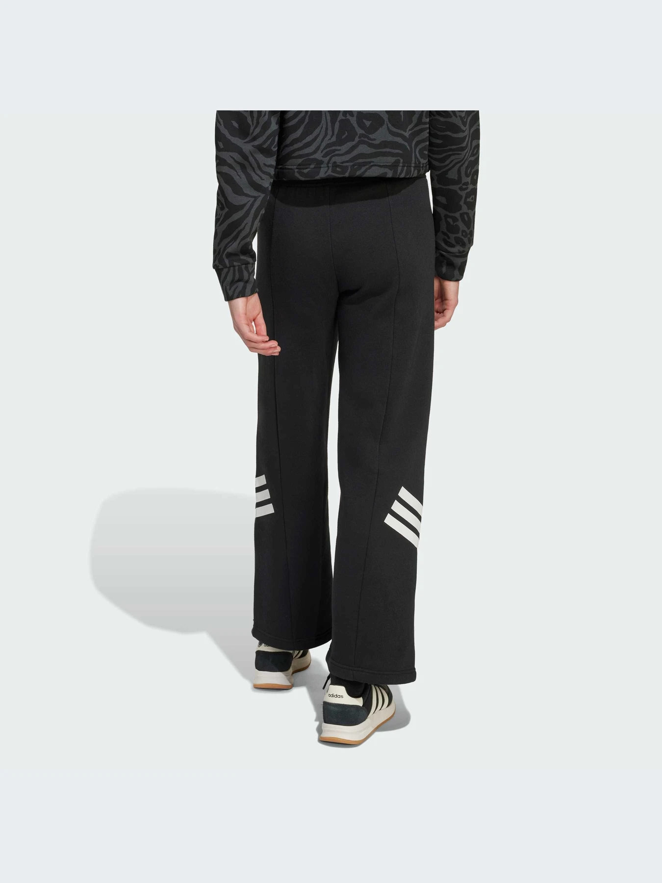 Брюки Adidas Icons модель JW7544-KZ Брюки Adidas Icons модель JW7544-KZ Фото