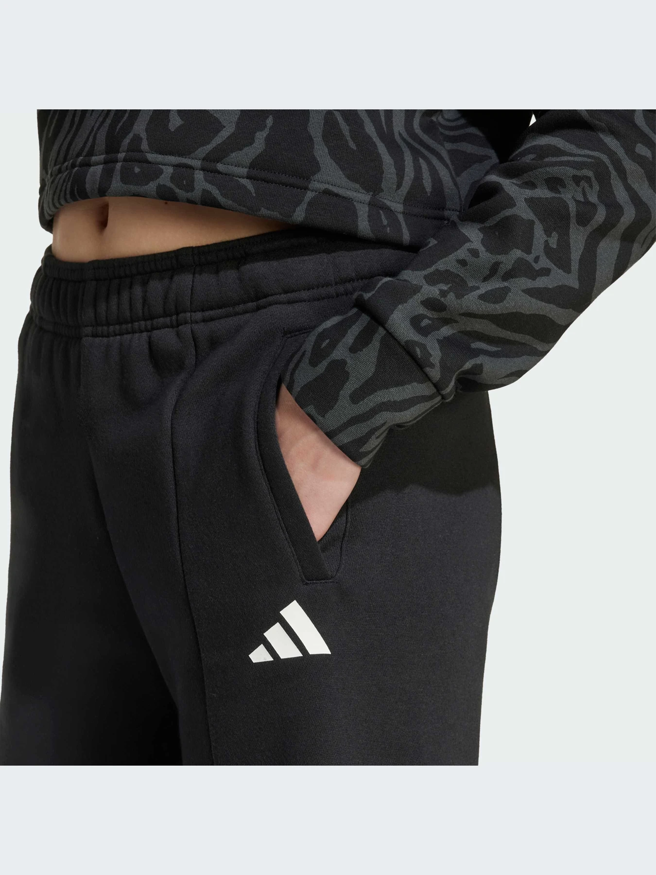 Брюки Adidas Icons модель JW7544-KZ Брюки Adidas Icons модель JW7544-KZ Фото