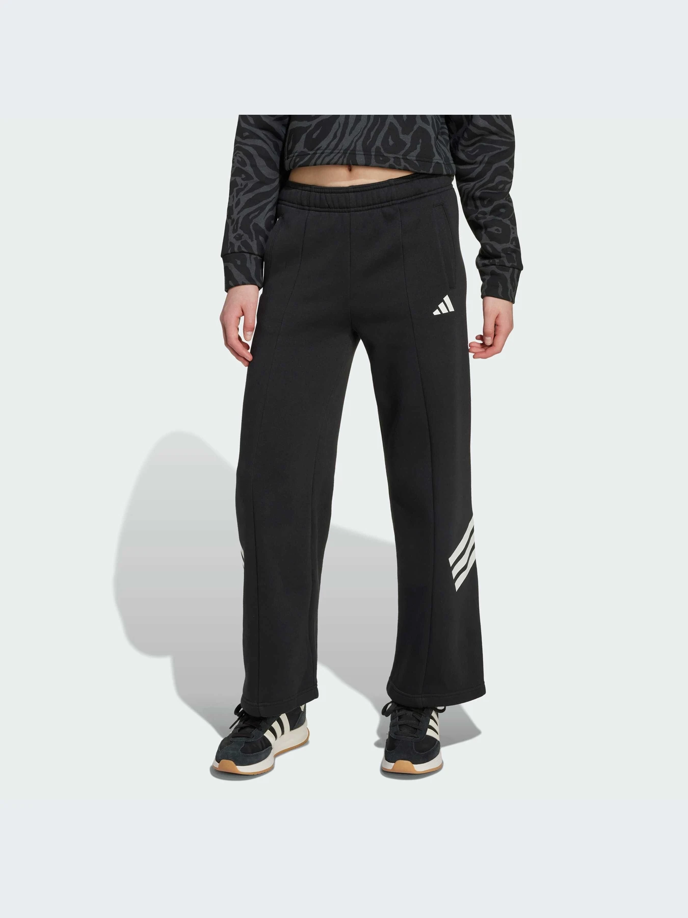 Брюки Adidas Icons модель JW7544-KZ Брюки Adidas Icons модель JW7544-KZ Фото