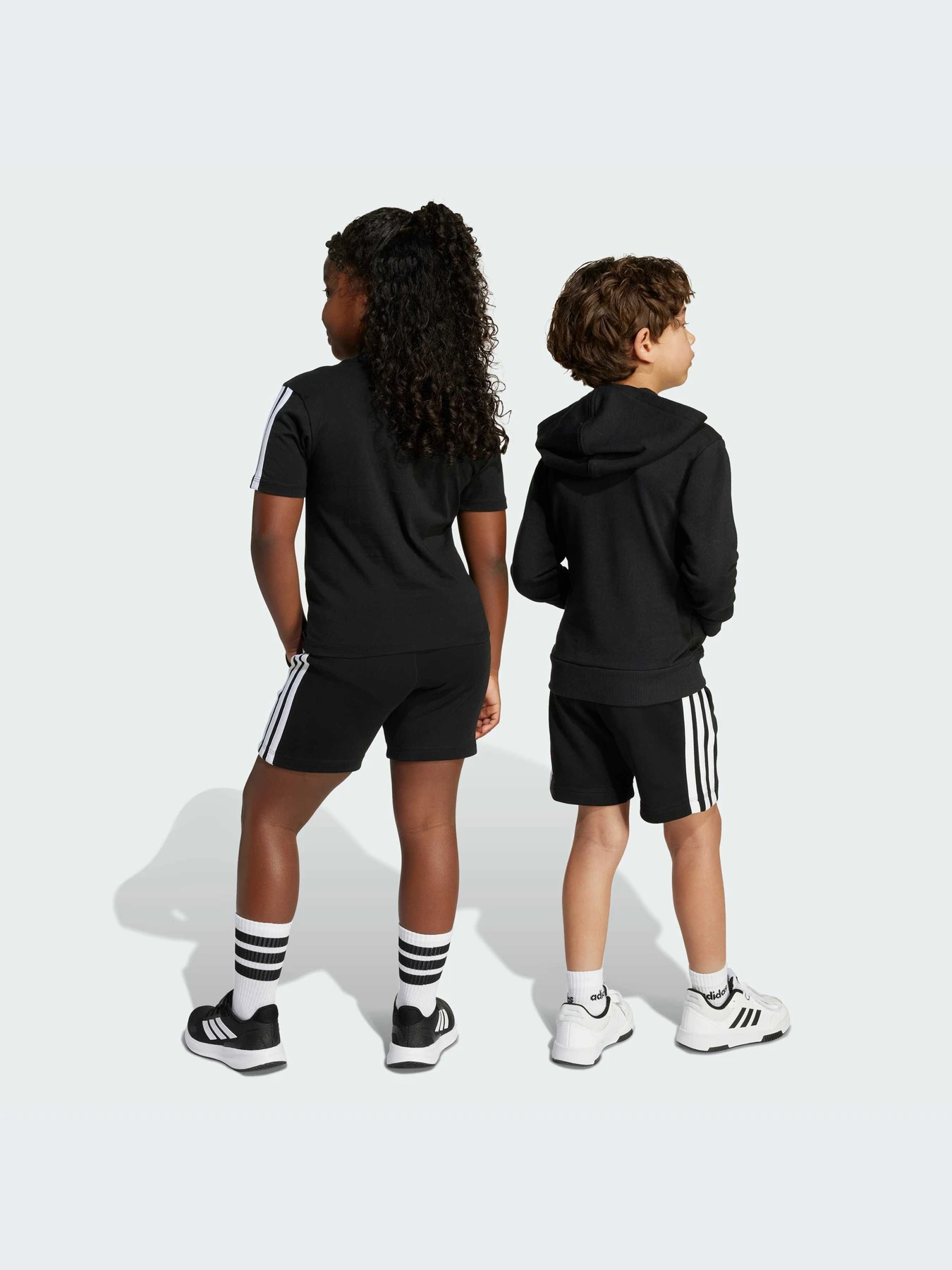 Шорты Adidas модель JM0902-KZ Шорты Adidas модель JM0902-KZ Фото