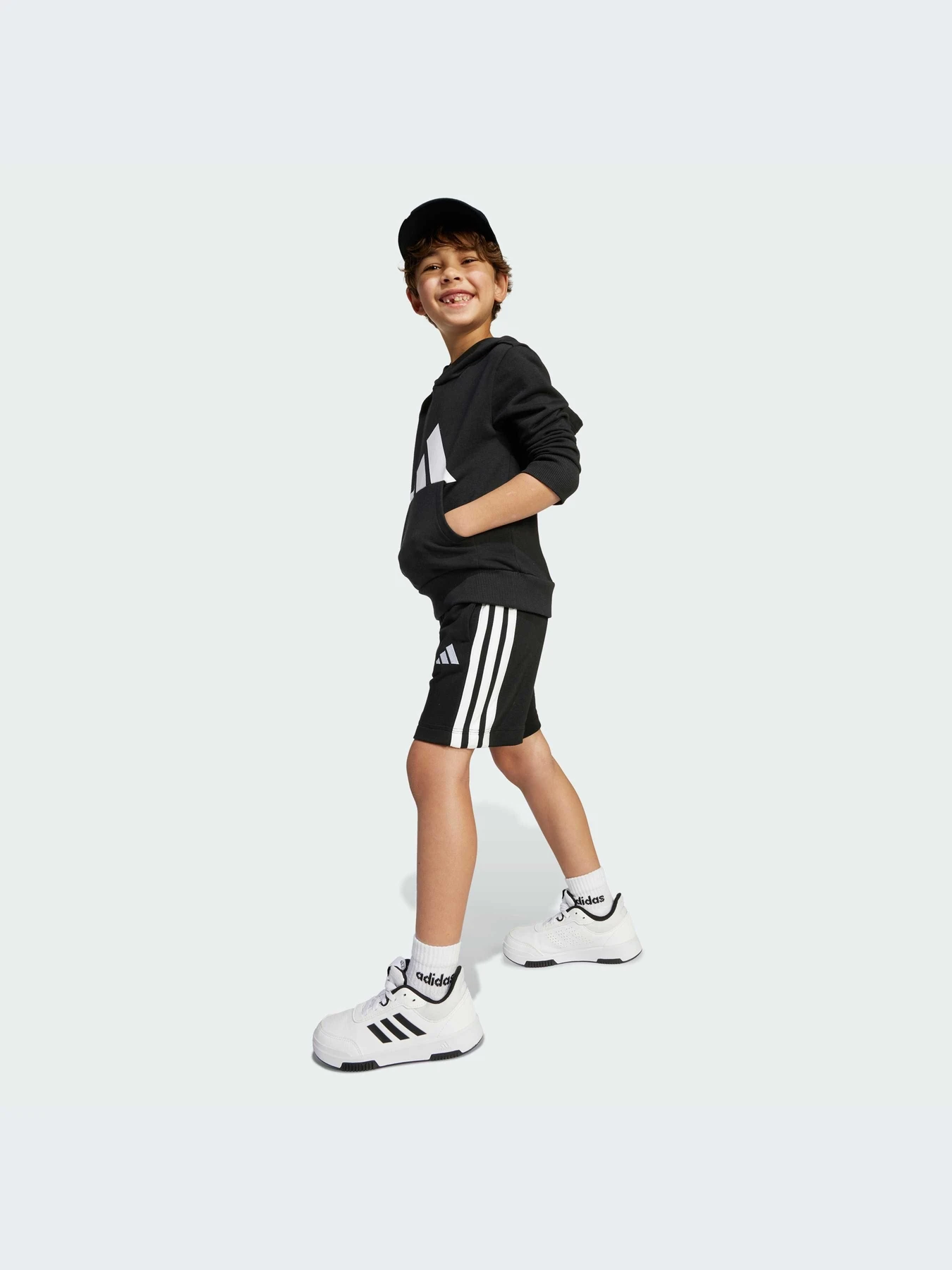 Шорты Adidas модель JM0902-KZ Шорты Adidas модель JM0902-KZ Фото
