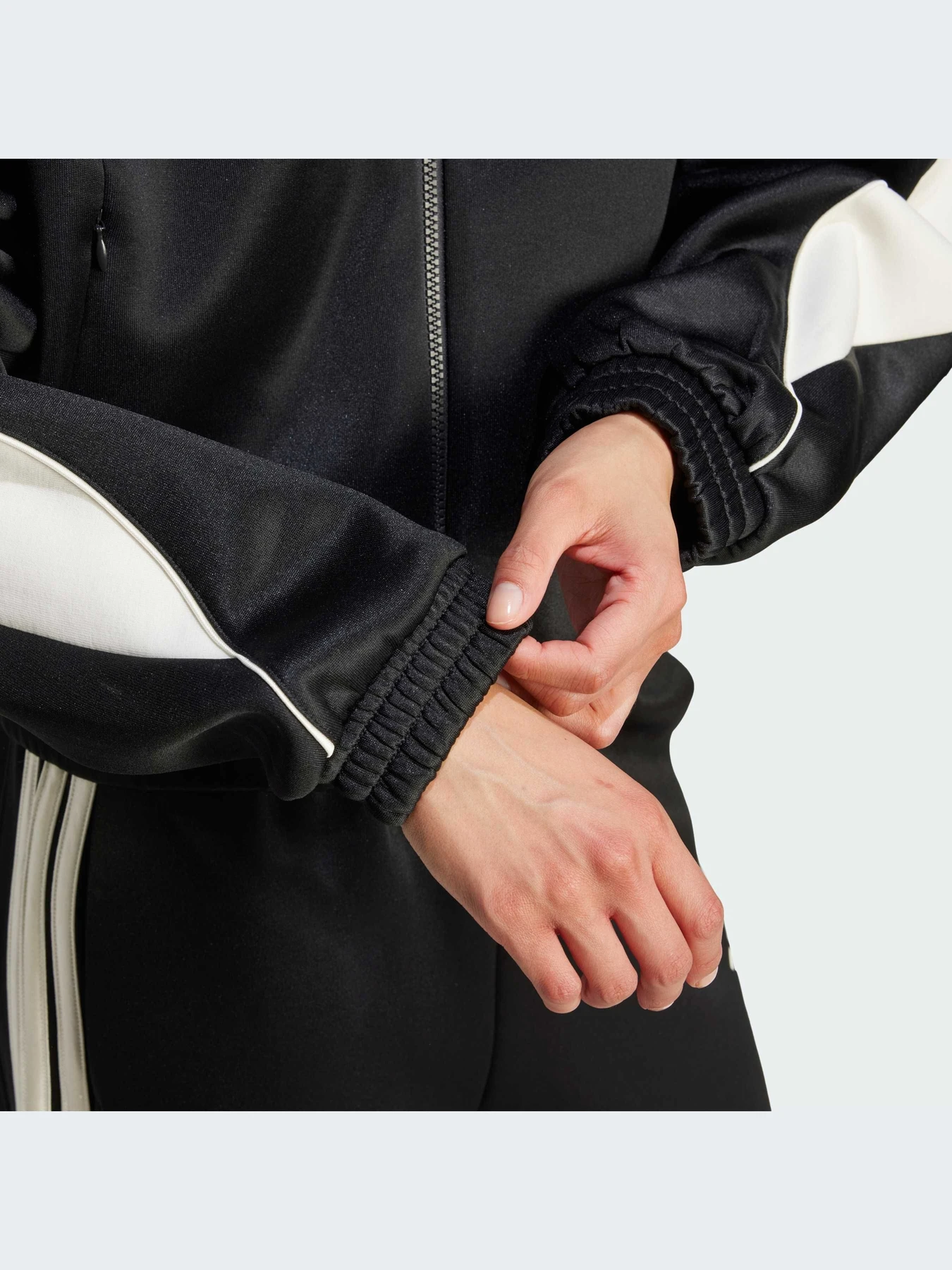 Худи и свитшоты Adidas модель JL6886-KZ Худи и свитшоты Adidas модель JL6886-KZ Фото