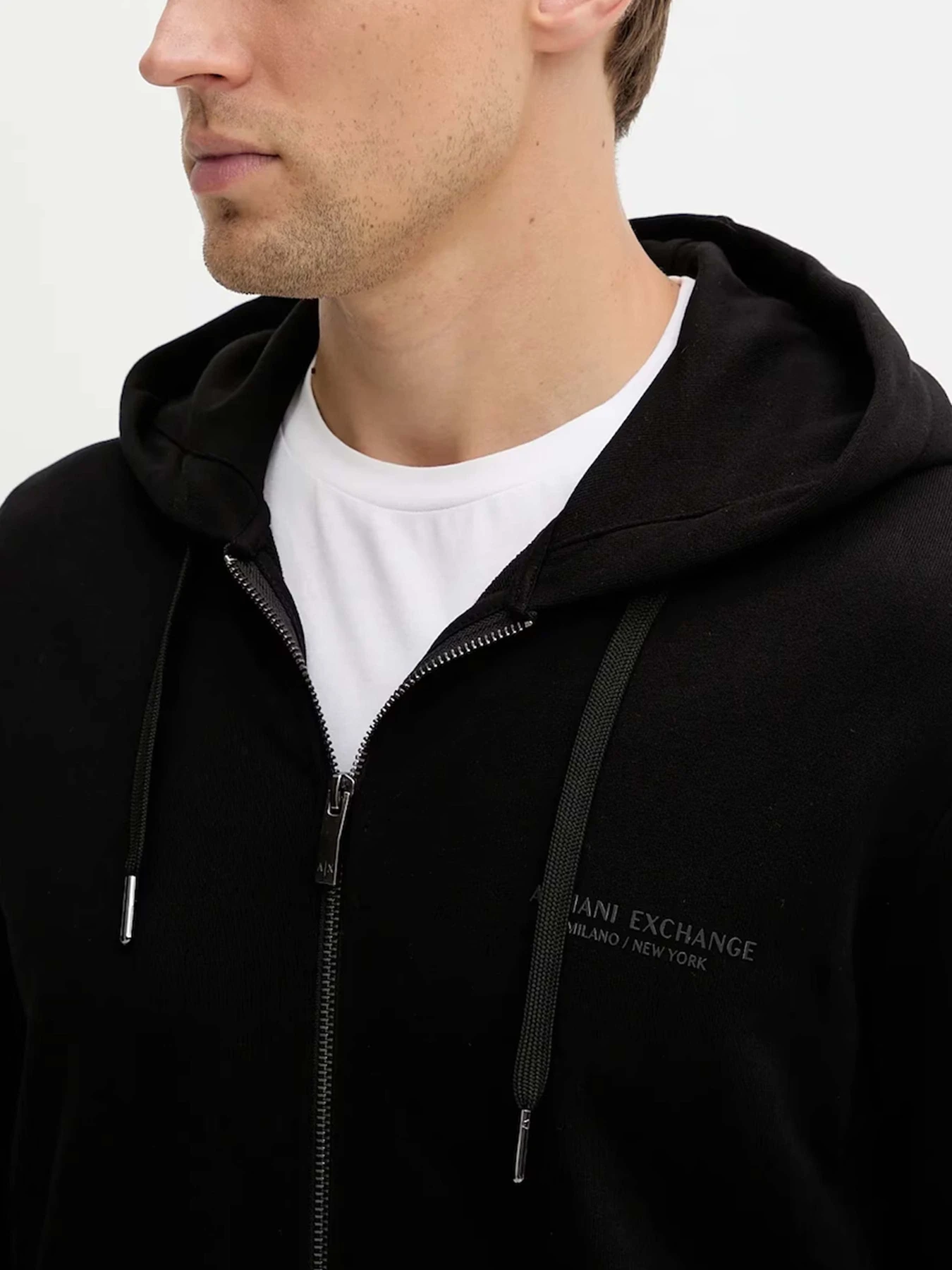 Худи и свитшоты Armani Exchange модель XM001293-AF20934-UC001 Худи и свитшоты Armani Exchange модель XM001293-AF20934-UC001 Фото