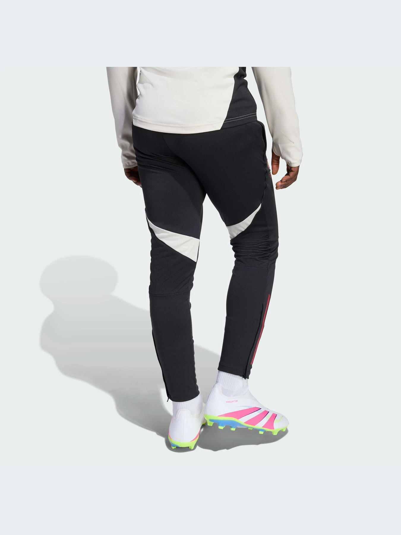 Брюки Adidas модель JV6564-KZ Брюки Adidas модель JV6564-KZ Фото