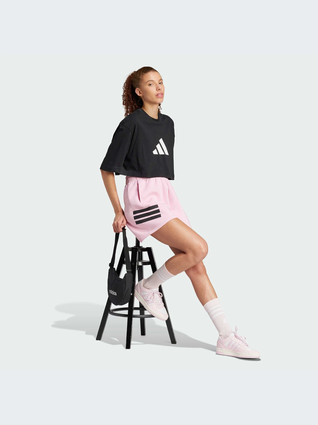 Футболки и поло Adidas Icons модель JE0131-KZ Футболки и поло Adidas Icons модель JE0131-KZ Фото