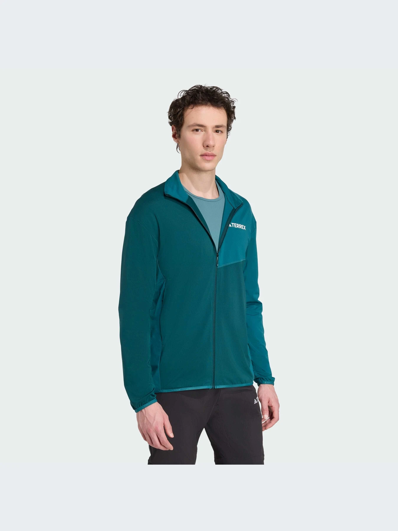 Куртки и дубленки Adidas модель JM0140-KZ Куртки и дубленки Adidas модель JM0140-KZ Фото